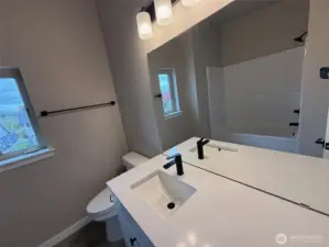 Upstairs full bathroom