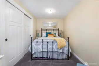 Daylight office/den but they use it for 3rd bedroom