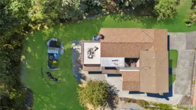 Tucked back off main road for quiet and privacy in your enjoyment Year Round.  Start with a Seahawks or Birthday BBQ party on the deck!