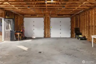 Roomy and no posts!