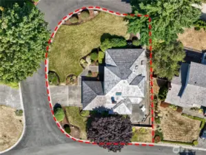 Generous Corner lot in a Cul-de-Sac .. what a Perfect combination