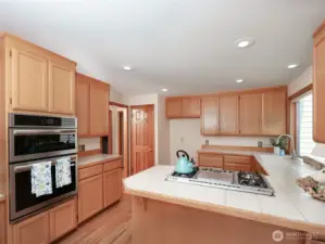 Kitchen has Real Wood Cabinet and Drawers!