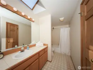 Big Guest bath has been lightly used w/a skylight