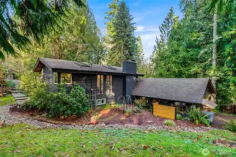 Garden area off the front of the home next to the garage