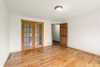 Bedroom #2 alternative view