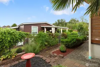 Easy maintenance yard