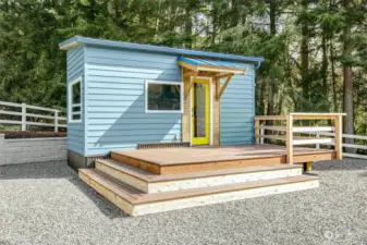 Large deck, the length of the Tiny Home.