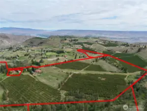 Red property lines shown in photos are for illustrative purposes only and do not represent exact boundaries.
