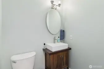 Unit 4646 1st Floor Bathroom