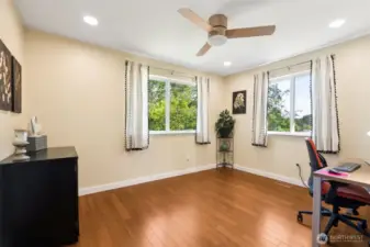 Unit 4646 Office