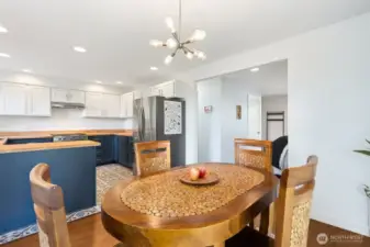 Unit 4646 Dining Area