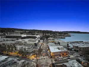 Enjoy the downtown Kirkland lifestyle!