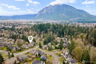 Downtown North Bend, 1-90, and top-rated Snoqualmie Valley schools are just a hop, skip and jump away.