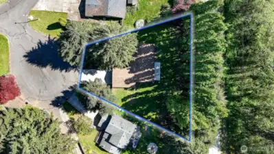 Blue boundary lines are approximate. Buyer to verify to their own satisfaction.