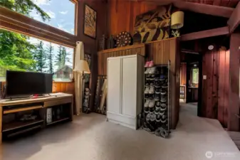 Den area - upper level