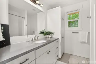 Upper Full Bath