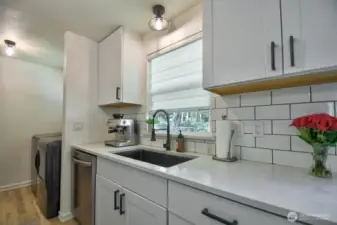 Undermount sink