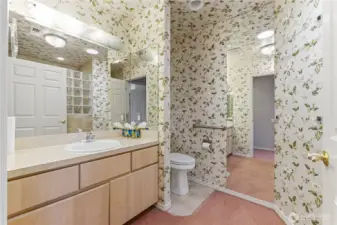 2nd bathroom with zero threshold shower