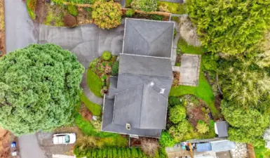 Aerial view of house and yard