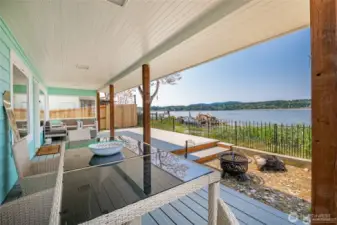 Huge Water Facing Trex Deck