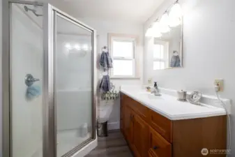 Primary bath has walk in shower.   Primary bath with walk in shower, plenty of counter space.