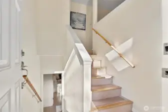 Lower floor can easily be closed off here.