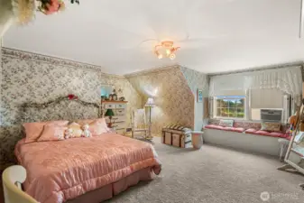 4th bedroom upstairs