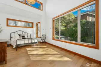 Well scaled bedroom with a sense of openess.