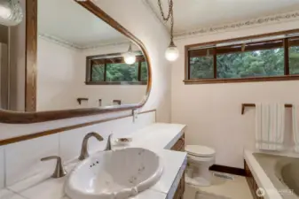 Full Bathroom