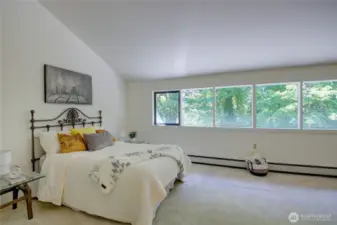 Large and sunny upper bedroom with lots of light!