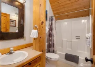 Upper Bath Full