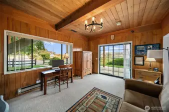 Cozy Den, River View