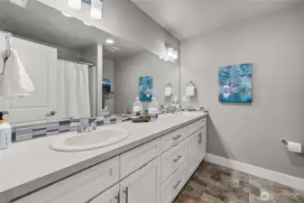 upstairs full bathroom
