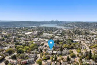 A skyline that never gets old—Seattle’s peaks and towers framed against endless blue from your private rooftop perch.