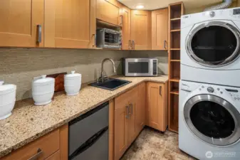 Lower level kitchenette and laundry