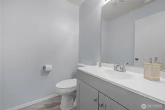 Guest 1/2 bath