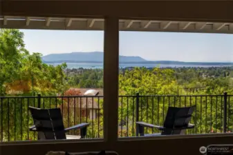 Unwind with panoramic views from the spacious deck—perfect for morning coffee, evening wine, or summer entertaining.