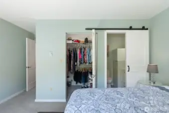 walk in closet in primary