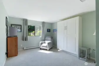 Fold Down Murphy Bed stays with home