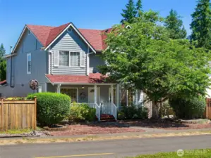 Welcome to a cute home in Tumwater, just a stone's throw from South Puget Sound Community College!