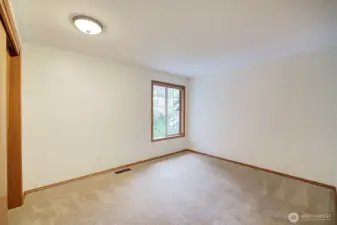 Upper Level Bedroom with En-Suite Bath