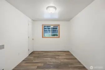 Upper level 2nd bedroom.