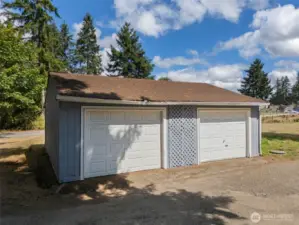Over sized garage with power.