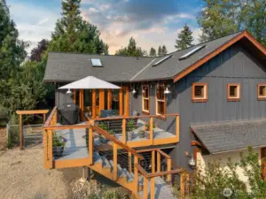 Welcome to 81 Vancouver Drive!