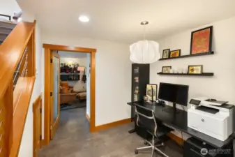lower level nook can be used as office space or crafting, etc.