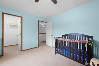 and another walk-in-closet.