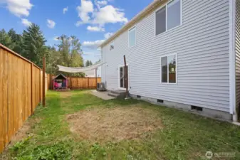 New fence recently put up in the back, providing privacy and a fresh look.