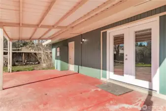 Covered patio-enjoy yearround