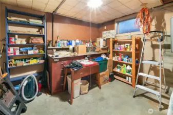 Common area shop/work room