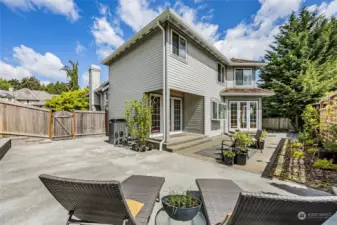 Lovely way to relax on the spacious bright patio